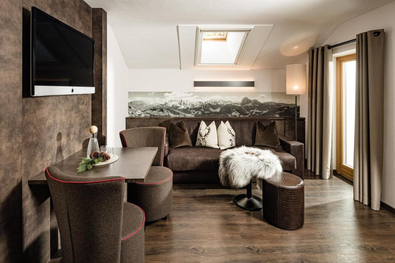 Boutique & Fashion Hotel Maciaconi - Gardenahotels Santa Cristina Val Gardena Eksteriør billede