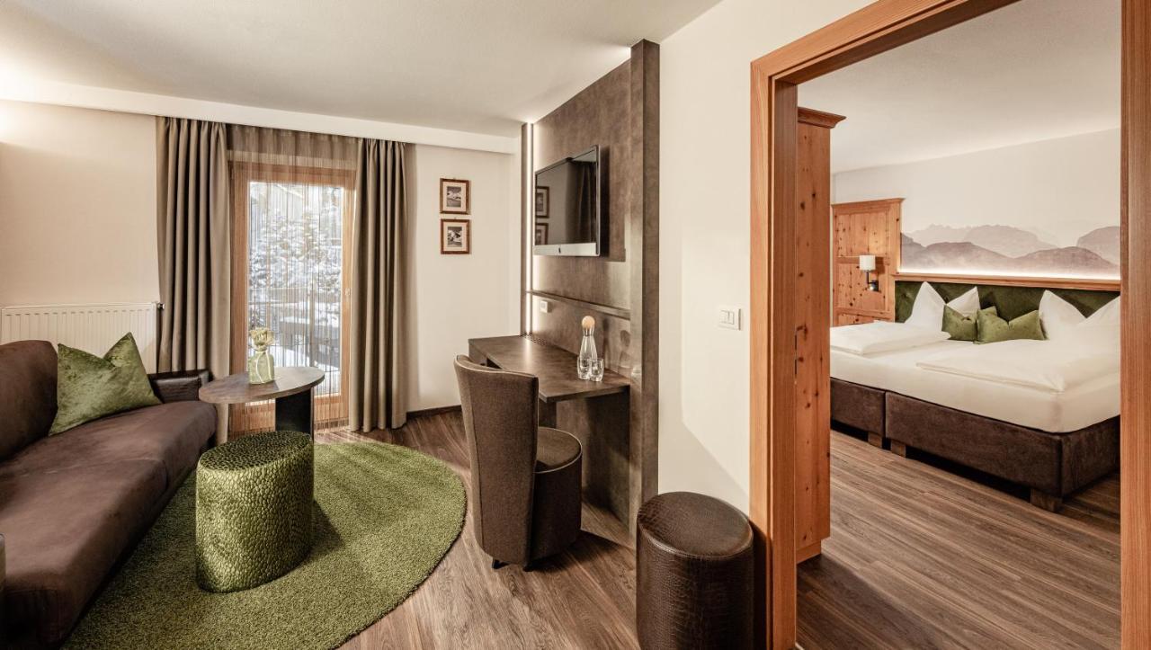 Boutique & Fashion Hotel Maciaconi - Gardenahotels Santa Cristina Val Gardena Eksteriør billede
