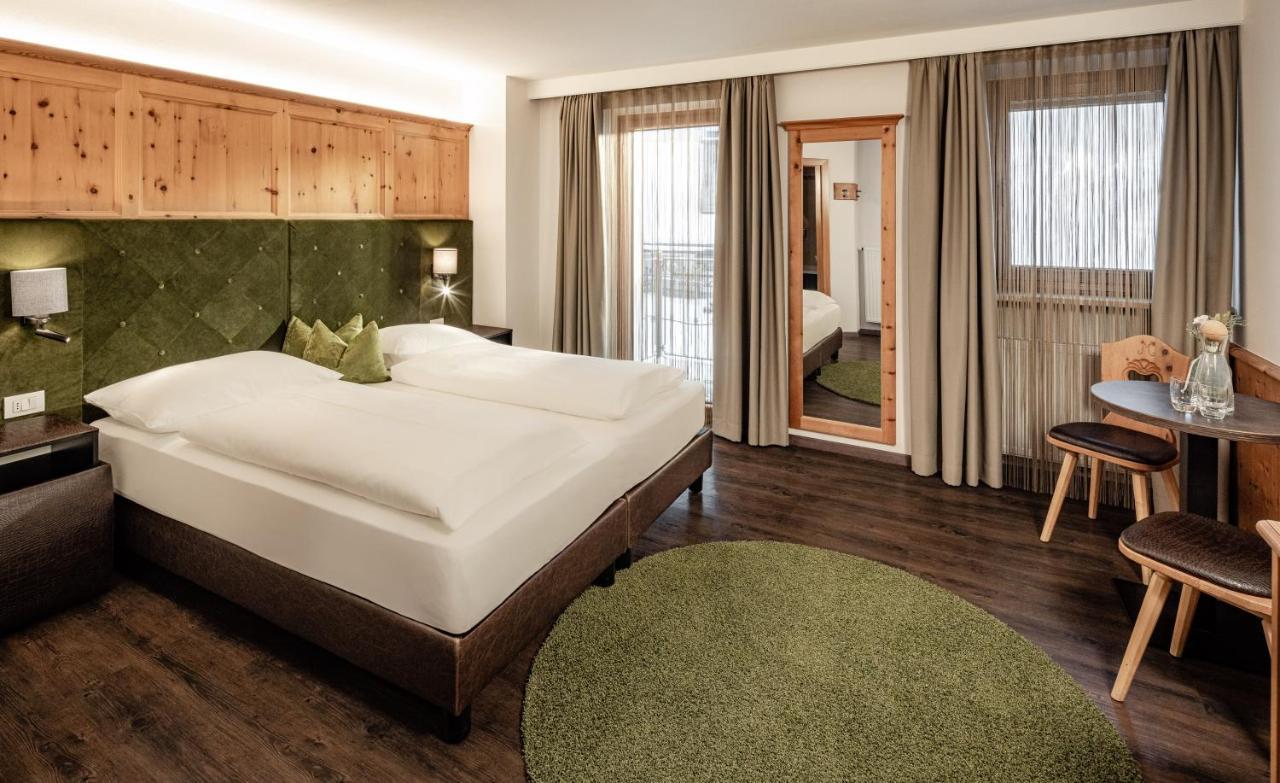 Boutique & Fashion Hotel Maciaconi - Gardenahotels Santa Cristina Val Gardena Eksteriør billede