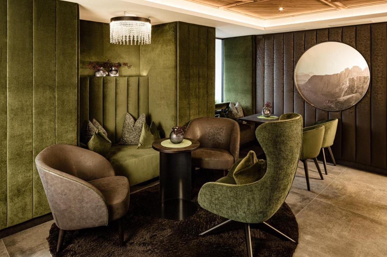 Boutique & Fashion Hotel Maciaconi - Gardenahotels Santa Cristina Val Gardena Eksteriør billede