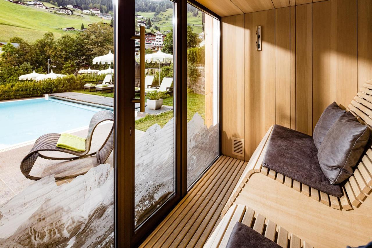 Boutique & Fashion Hotel Maciaconi - Gardenahotels Santa Cristina Val Gardena Eksteriør billede