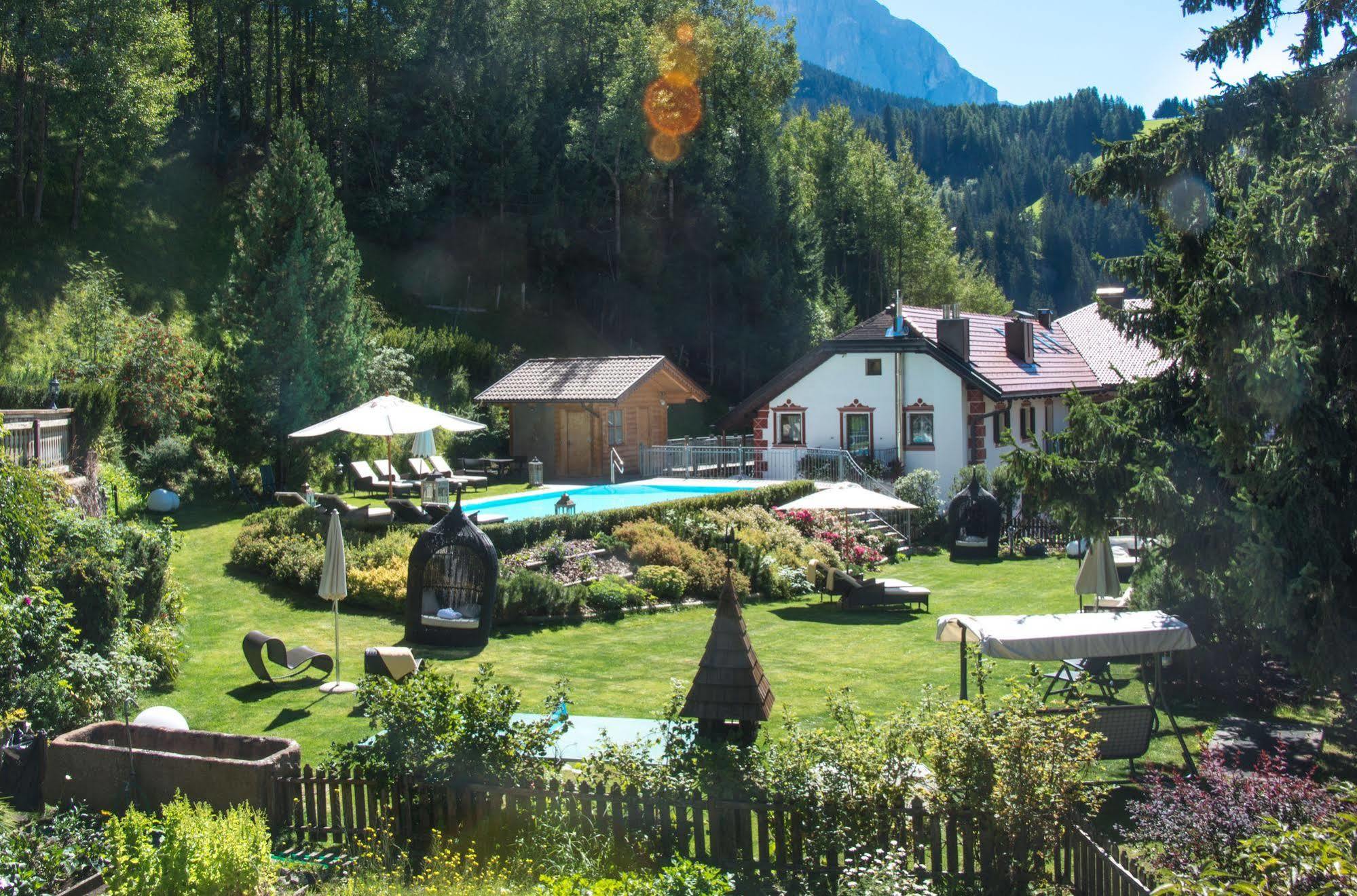 Boutique & Fashion Hotel Maciaconi - Gardenahotels Santa Cristina Val Gardena Eksteriør billede